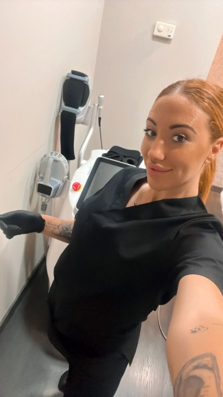 Cristina es auxiliar de medicina estética